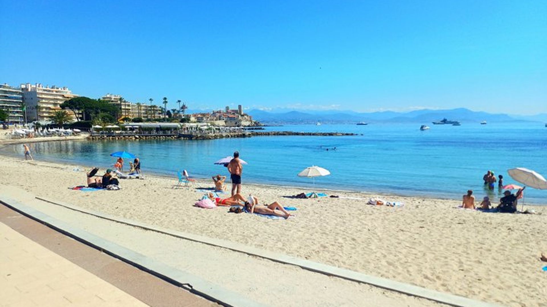 E-bike Tour Antibes & St-Paul-de-Vence: riviera gems & parks