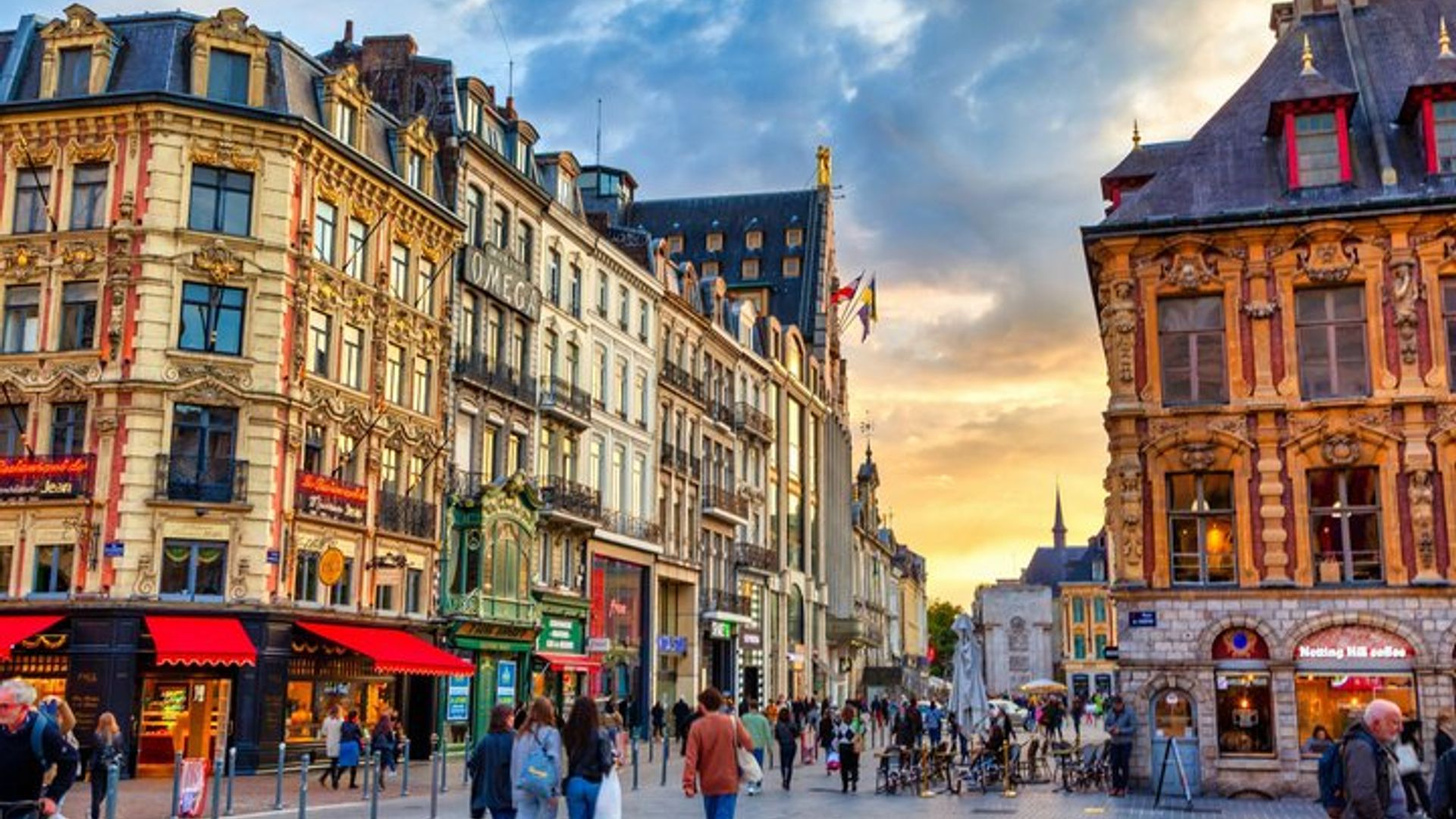 Lille Mobile Scavenger Hunt y City Highlights Walking Tour