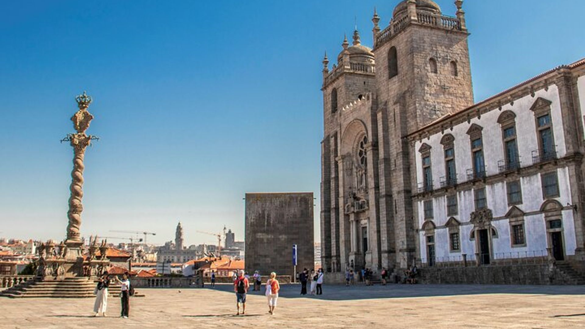 Porto: Passeio de Tuk-Tuk pela Cidade e Cruzeiro pelo Rio Douro