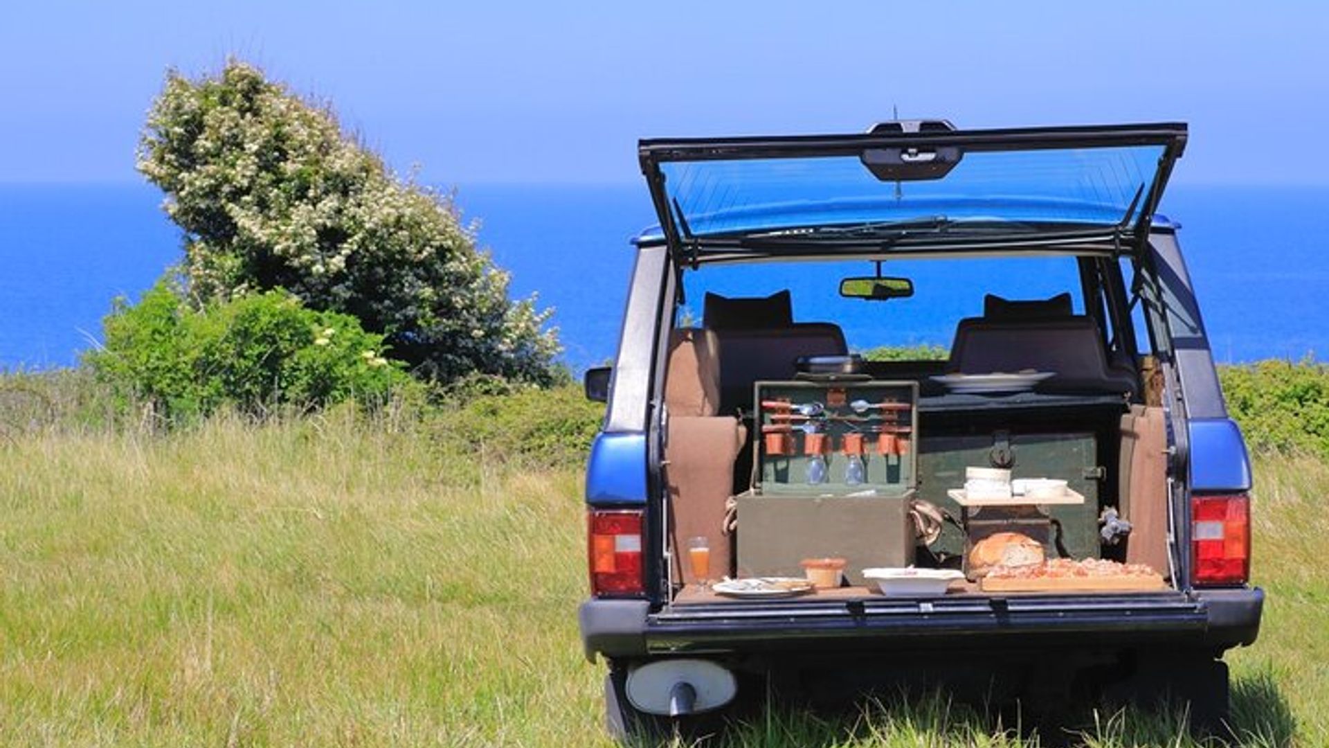 Von Caen Bayeux D-Day und Food Tasting Tour mit Range Rover