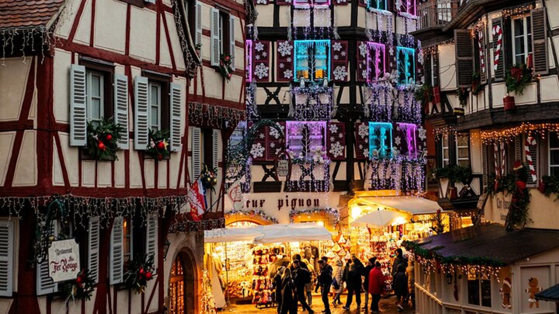 Excursión de medio día en grupos pequeños desde Colmar al castillo de Riquewihr