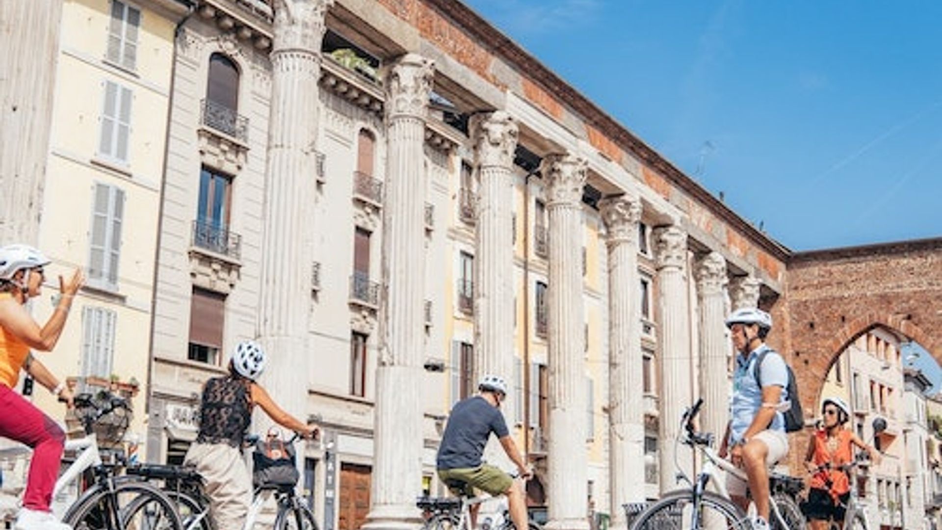 Milan: Grand City Highlights E-Bike Tour