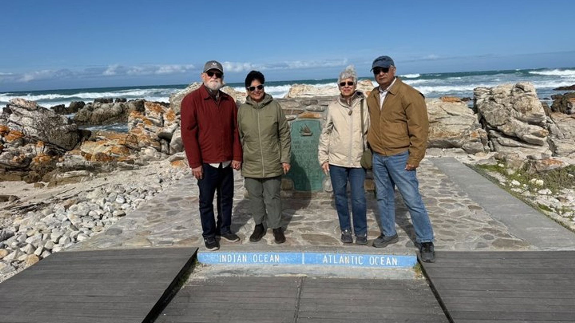 Avistamiento de ballenas y aventura de pingüinos en barco Hermanus