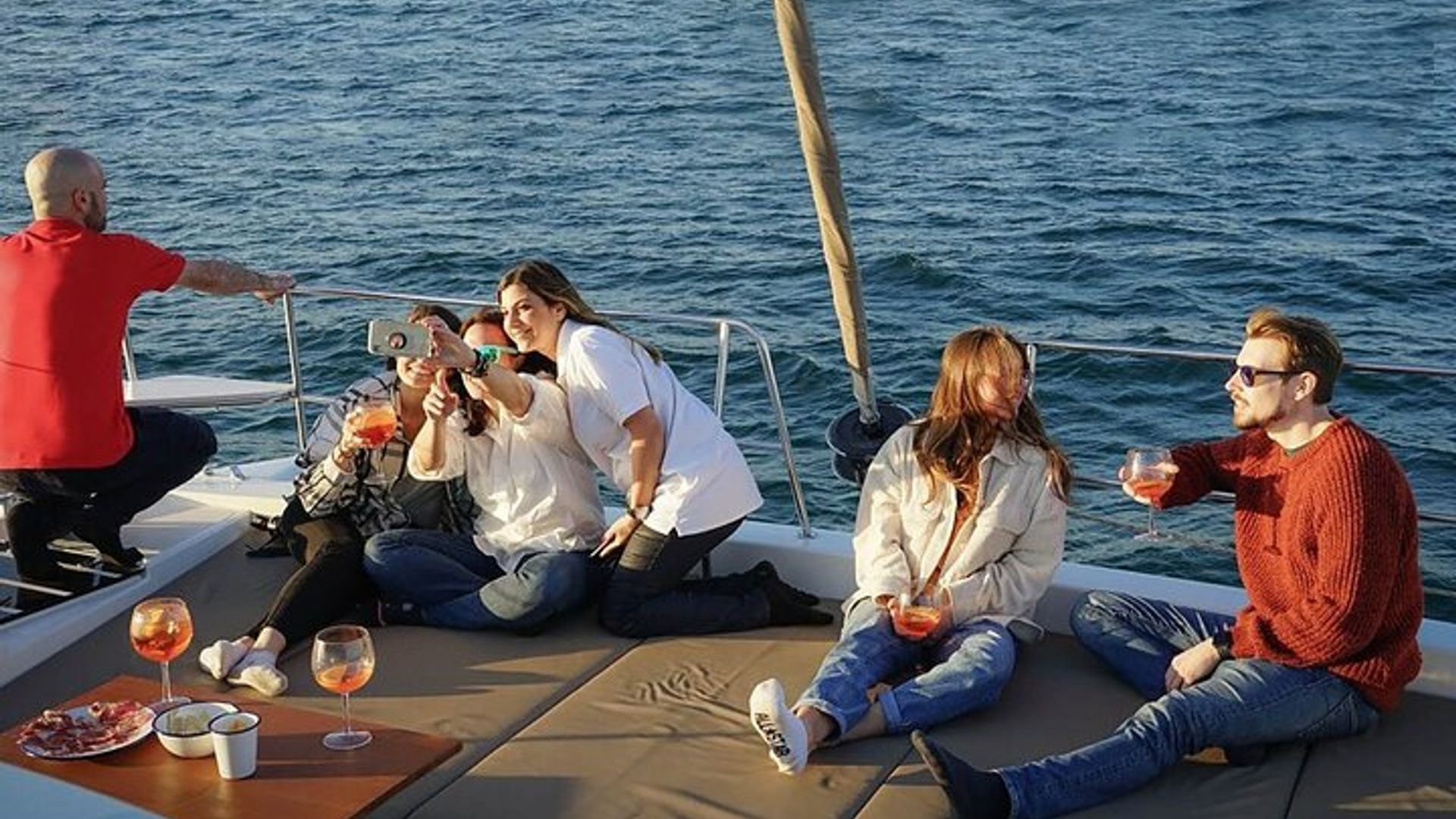 Catamaran Tour with Drink and Local Tapa + Ebook