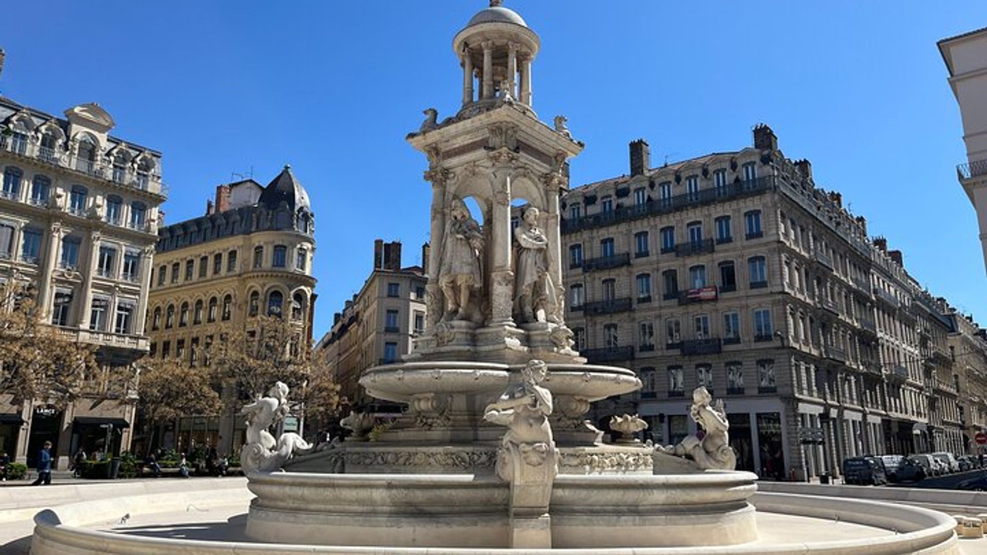 Historical & Cultural Walking Tour in Lyon