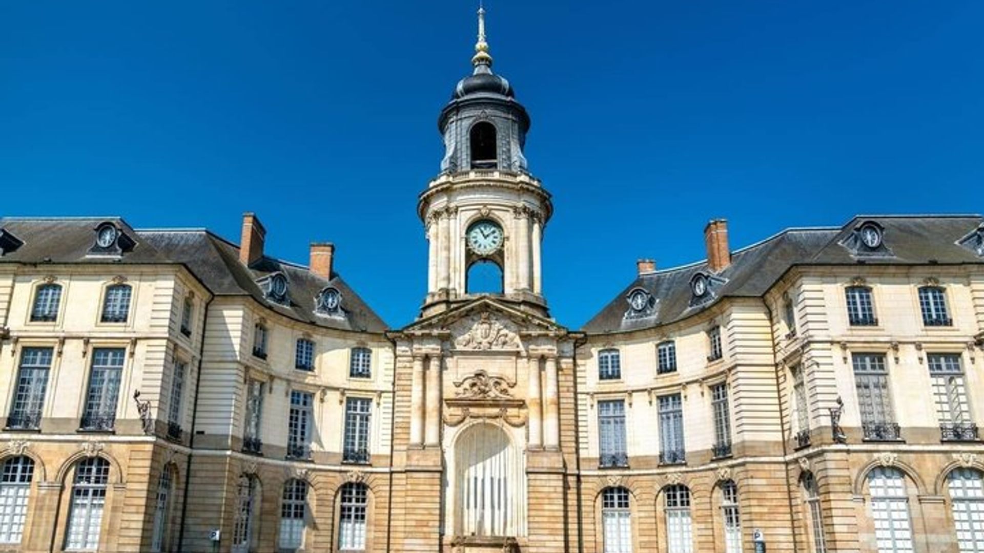 Bonjour Rennes : Private 2 - Heure Intro City Walk avec Guide Local
