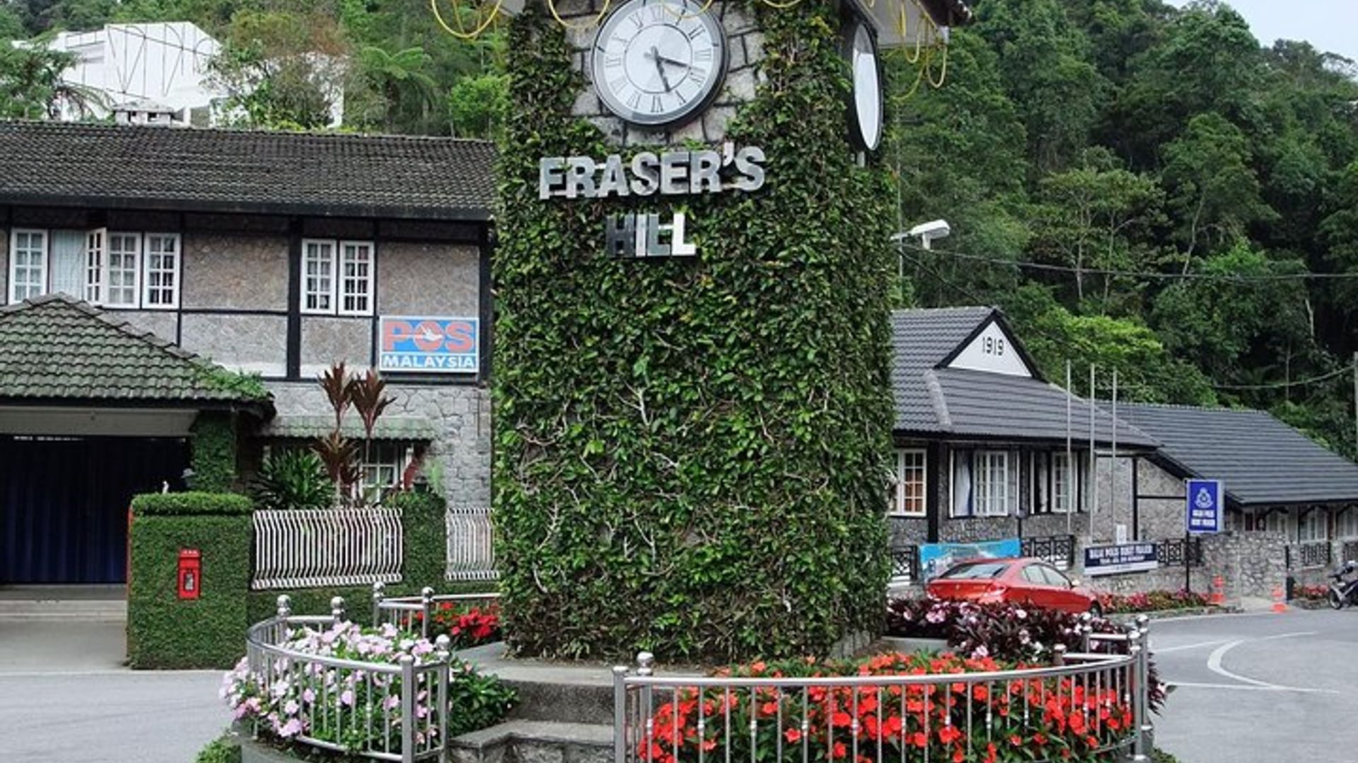 Chauffeur: Malacca to Fraser's Hill Transfer [Van]
