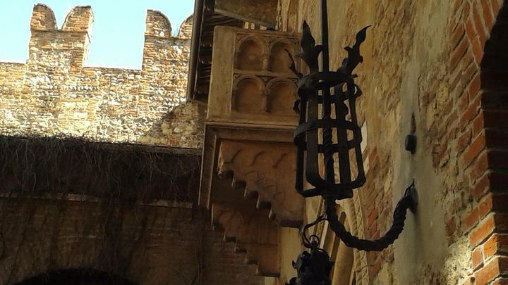 Passionate Verona: Living Romeo and Juliet's Story
