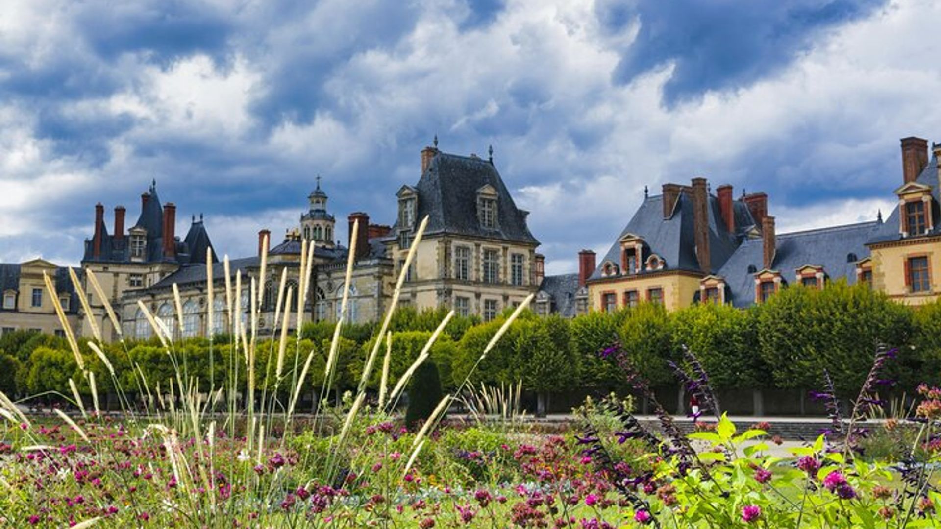 Visite privée du Château DE Fontainebleau au départ de Paris avec entrée