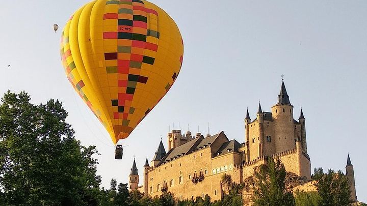 Segovia Sunrise Hot-Air Balloon: Optional Madrid Transfer