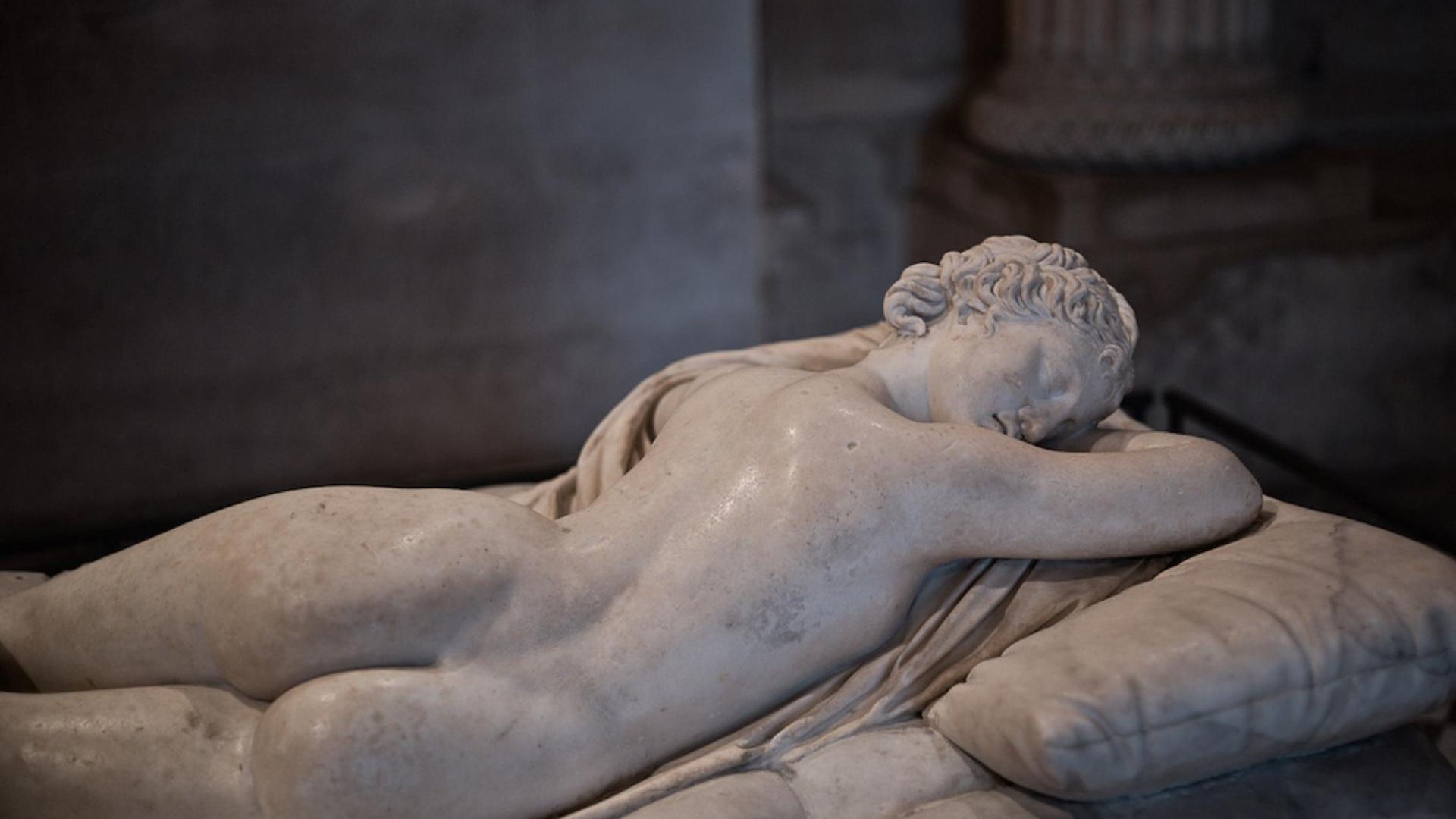 Louvre - Walk through masterpieces with reserved entry