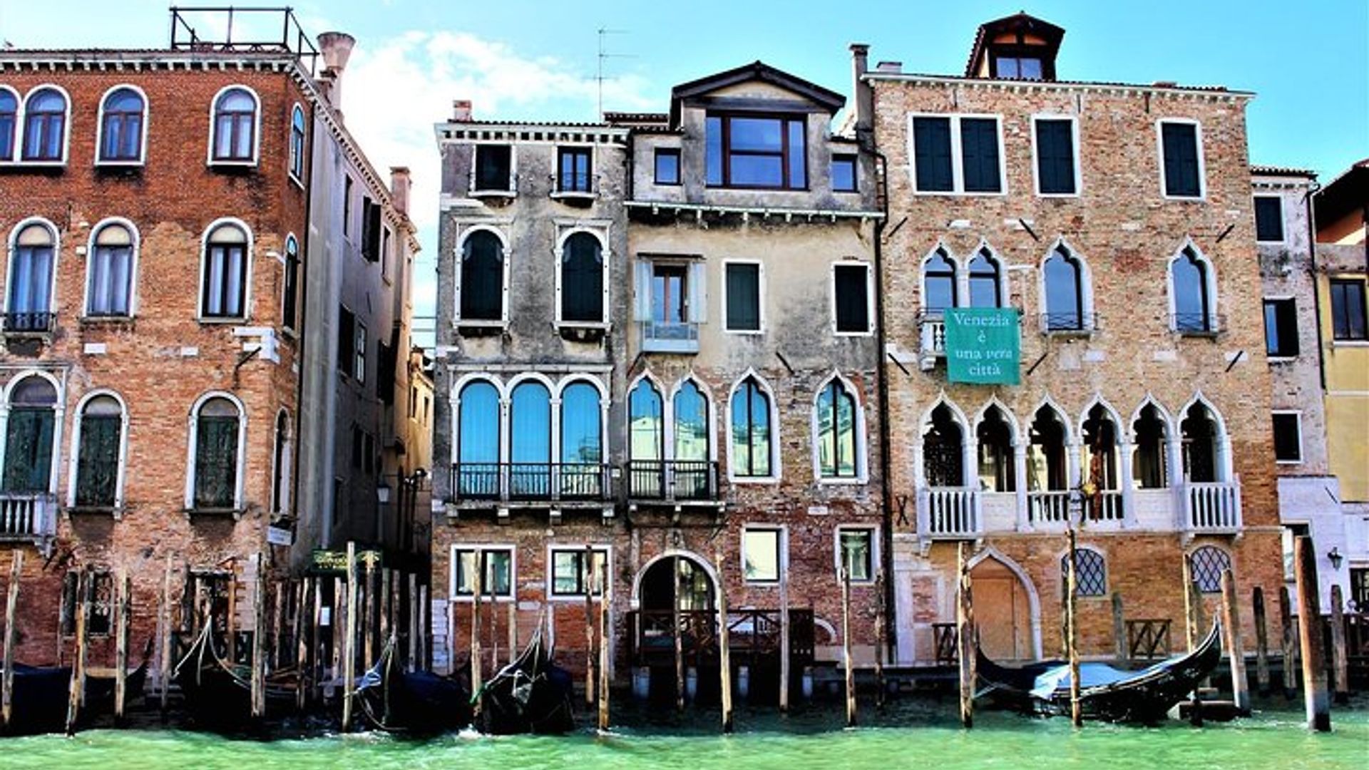 Private Cruise: Venice Viewed by the Water with 3-Course Dinner