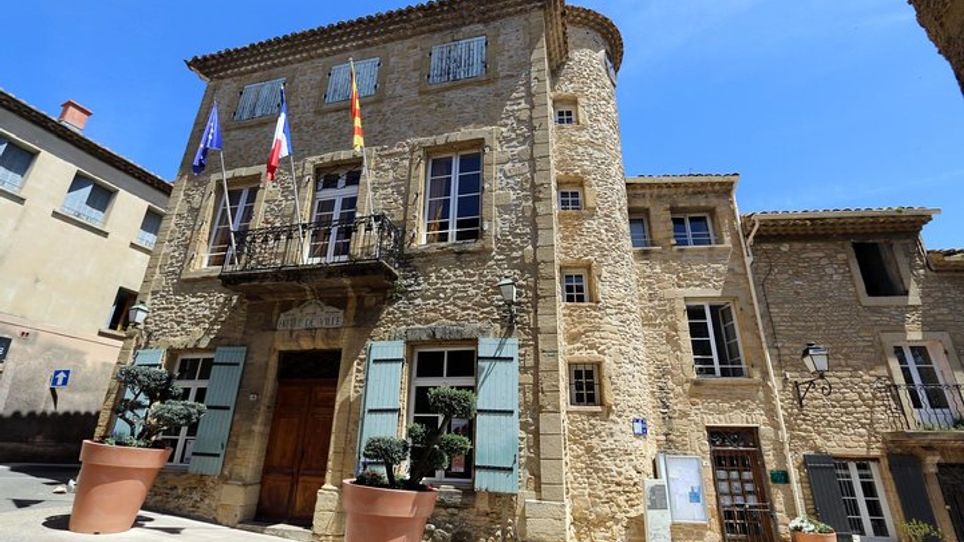 Châteauneuf Du Pape intensive vineyard & fine wine experience