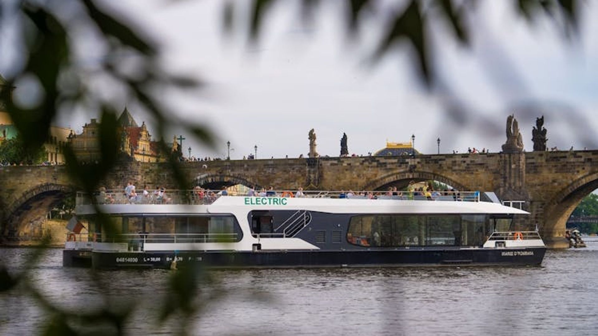 Prague one-hour cruise