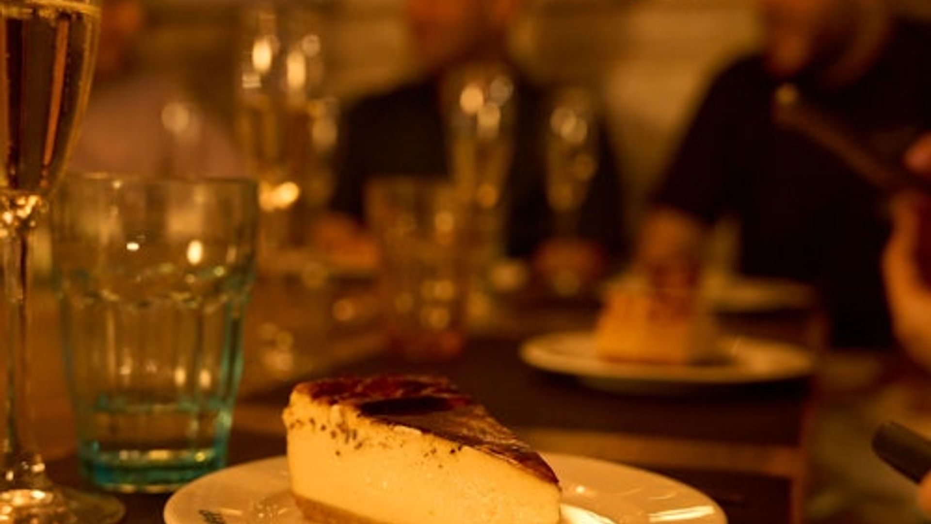 Barcelona: El Born Small Group Tour + Gourmet Tapas & Wine