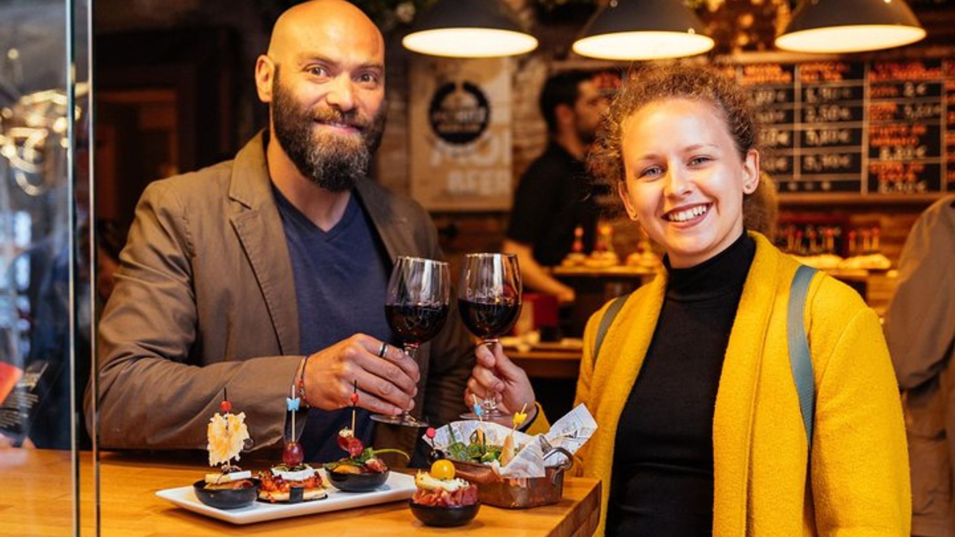Barcelona Wine and Tapas Private Tour with Local Food Lover