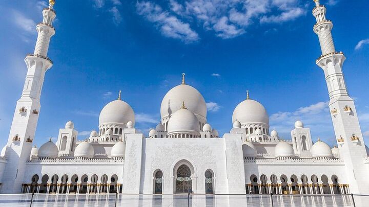 Abu Dhabi Small-Group Day Tour with Pickup from Dubai