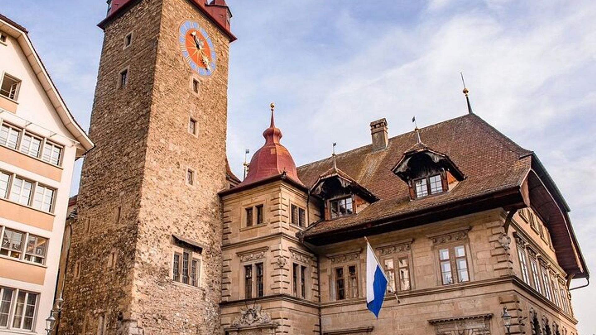 Lucerne Old Town Walking Tour and Lake Cruise