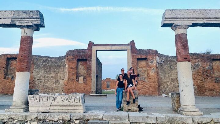 Pompeii Private Tour with an Archaeologist and Skip The Line - 3 hours