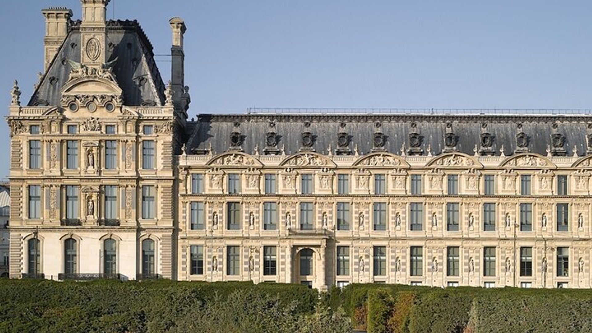 Paris: Museum of Decorative Arts Ticket and City Audio Tour
