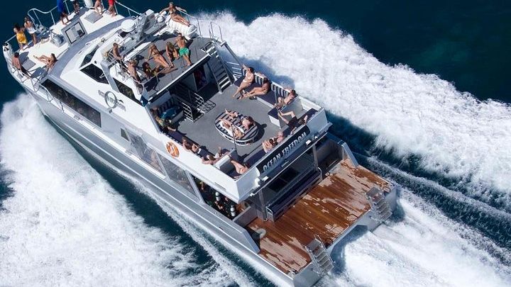 Great Barrier Reef Group Snorkel and Dive Cruise
