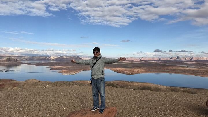 Las Vegas: Lower Antelope Canyon and Horseshoe Bend Day Tour