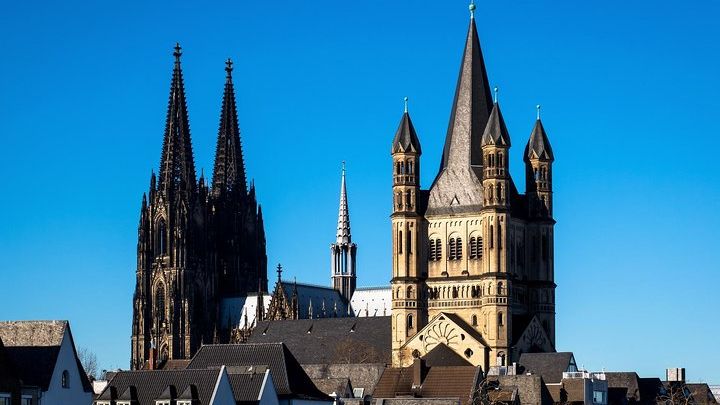 Cologne City Walking Tour with Surprise Gift