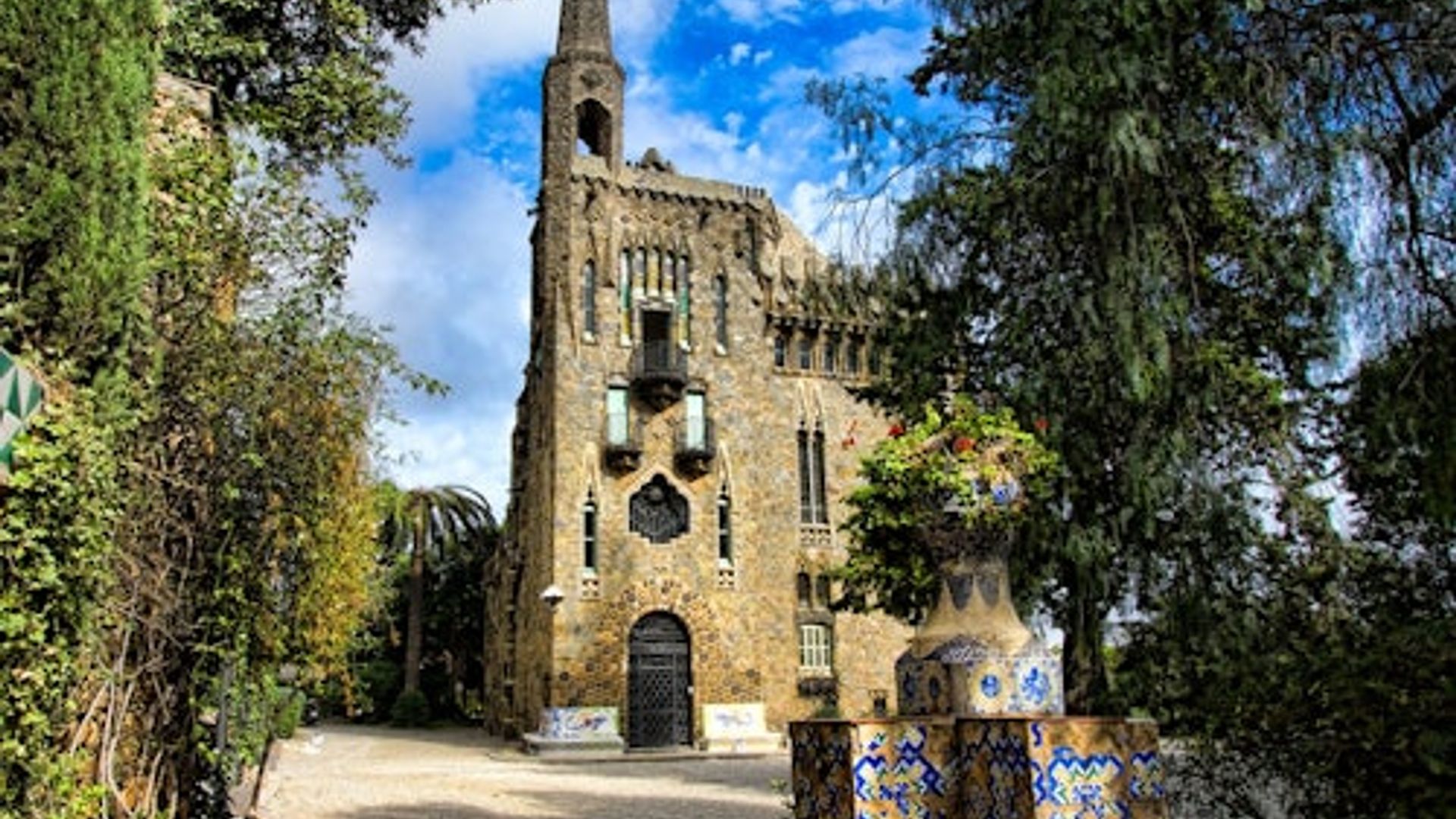 Torre Bellesguard: Entry Ticket + Guided Tour