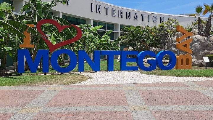 Private Transfer and Hotel Pickup from Montego Bay Airport to Negril