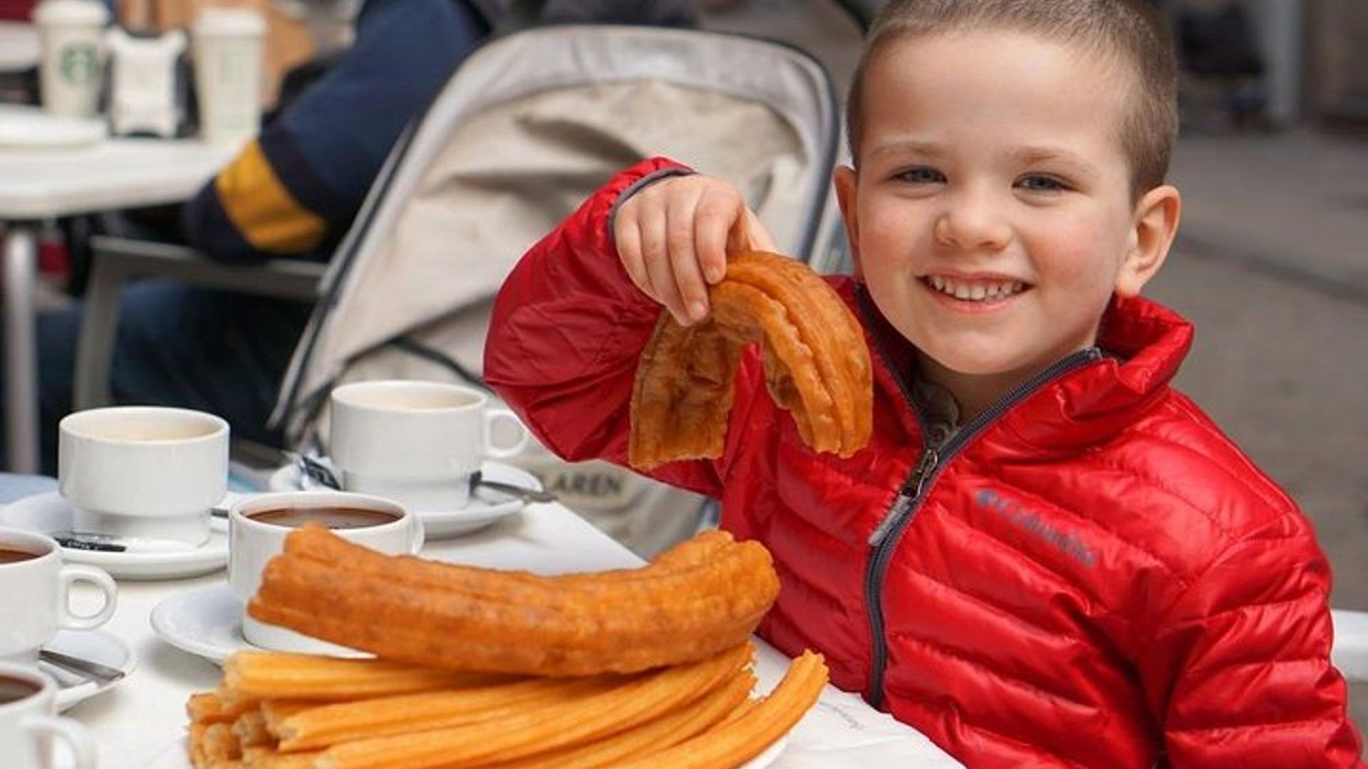 Barcelona Old City Kids and Family Tour with Churros Sample