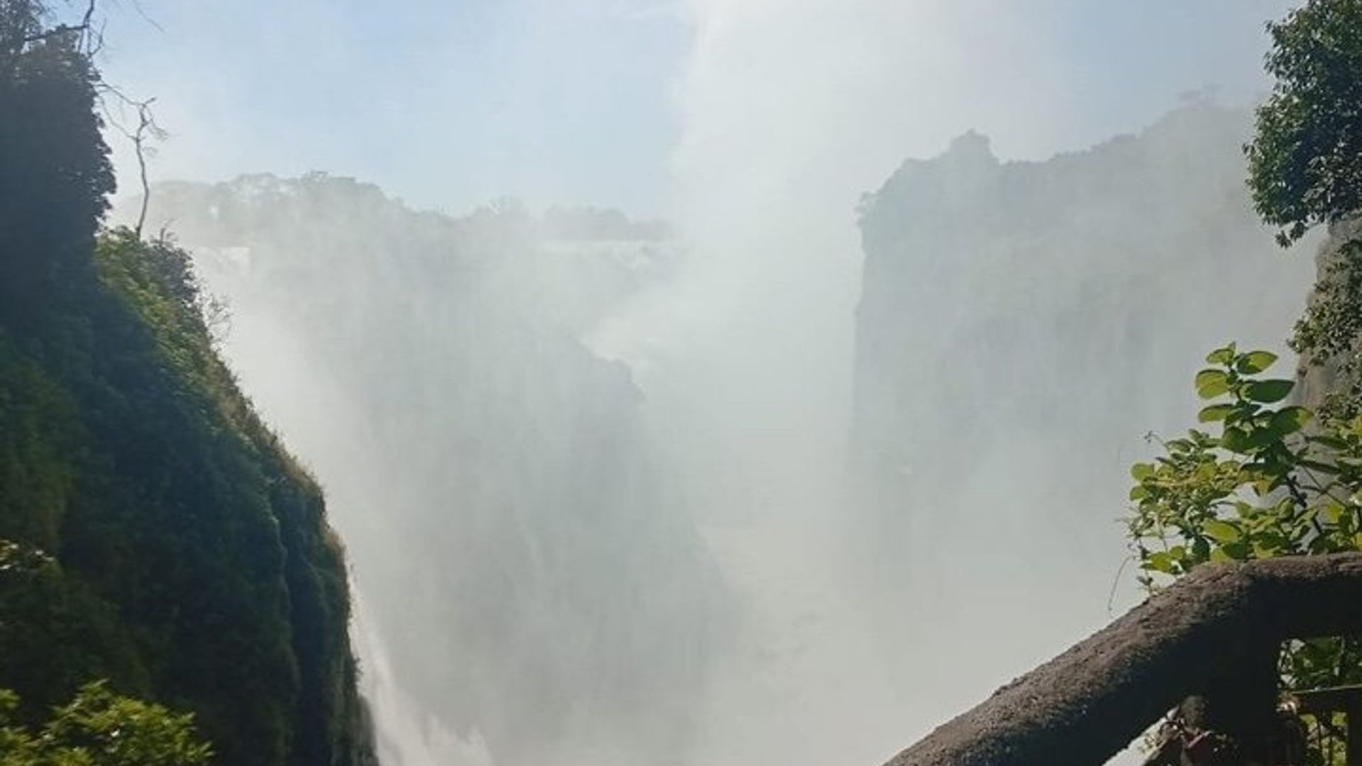 Victoria Falls Budget Friendly Walking Tour with a Local guide