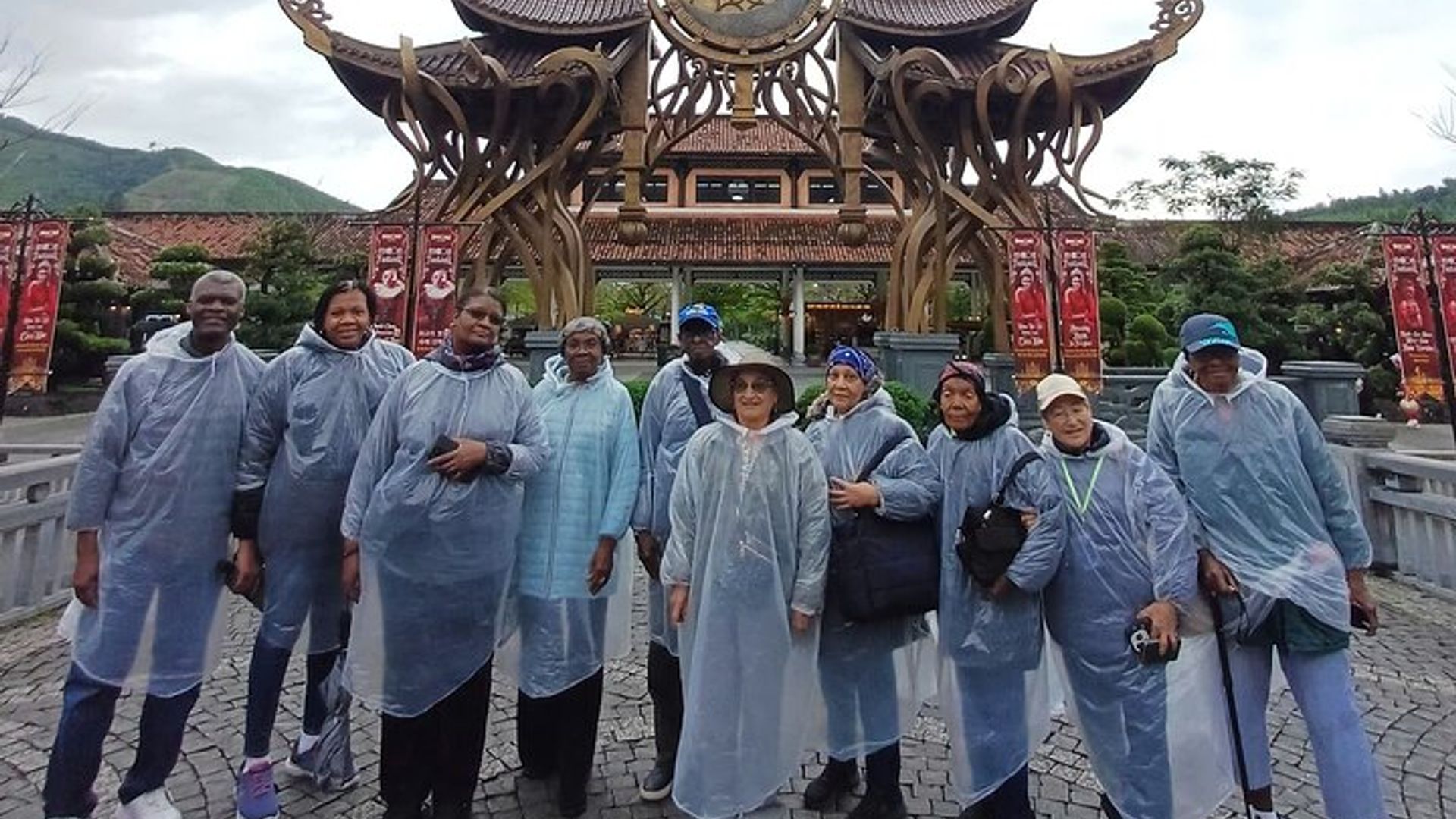 Visite privée du port de Chan May à Ba Na Hills & Golden Bridge