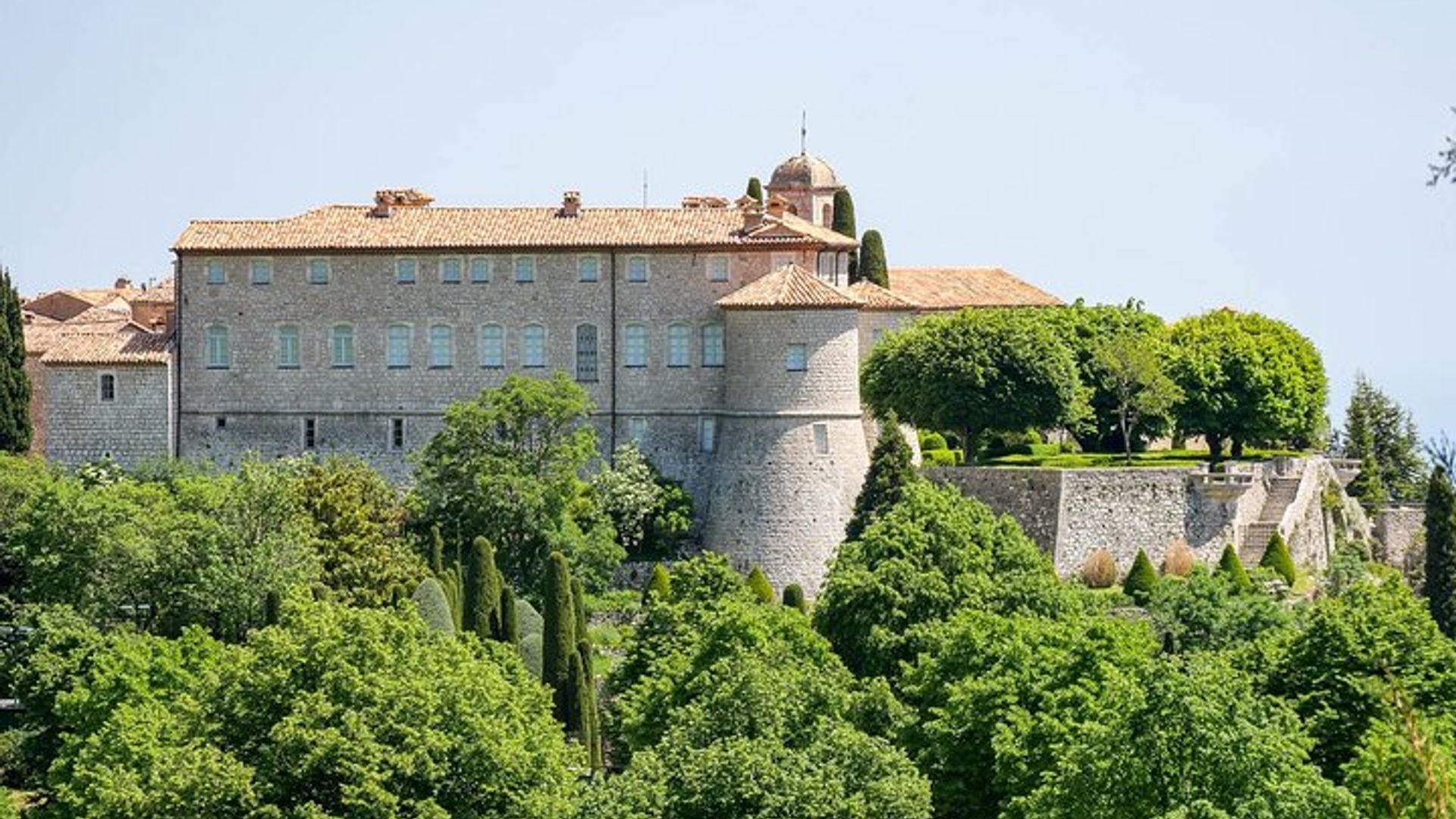 Nice Hilltop Villages PrivateTour Grasse Gourdon St-Paul DeVence