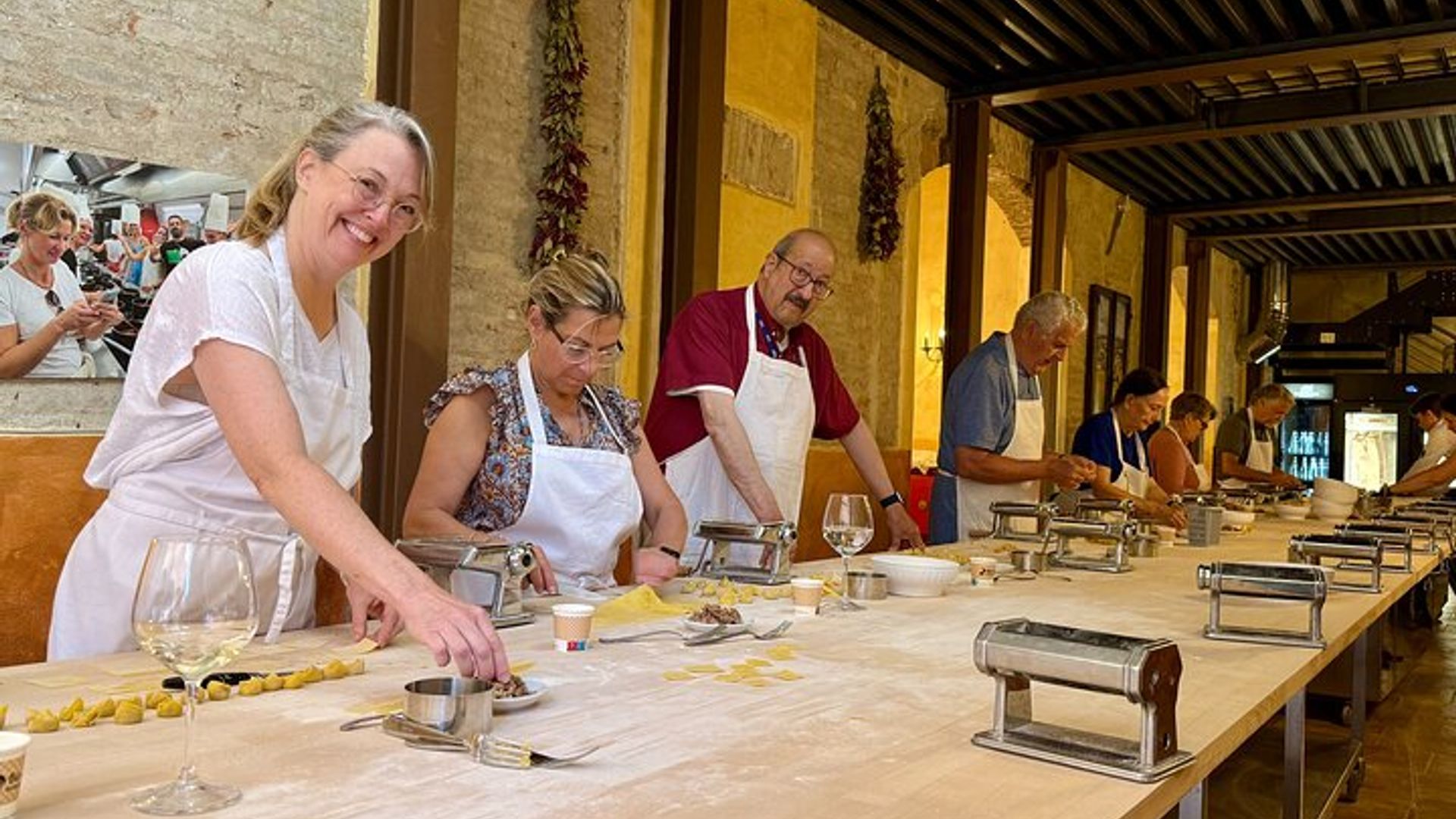 Siena: Pasta und Tiramisu Kochkurs in kleiner Gruppe mit Wein
