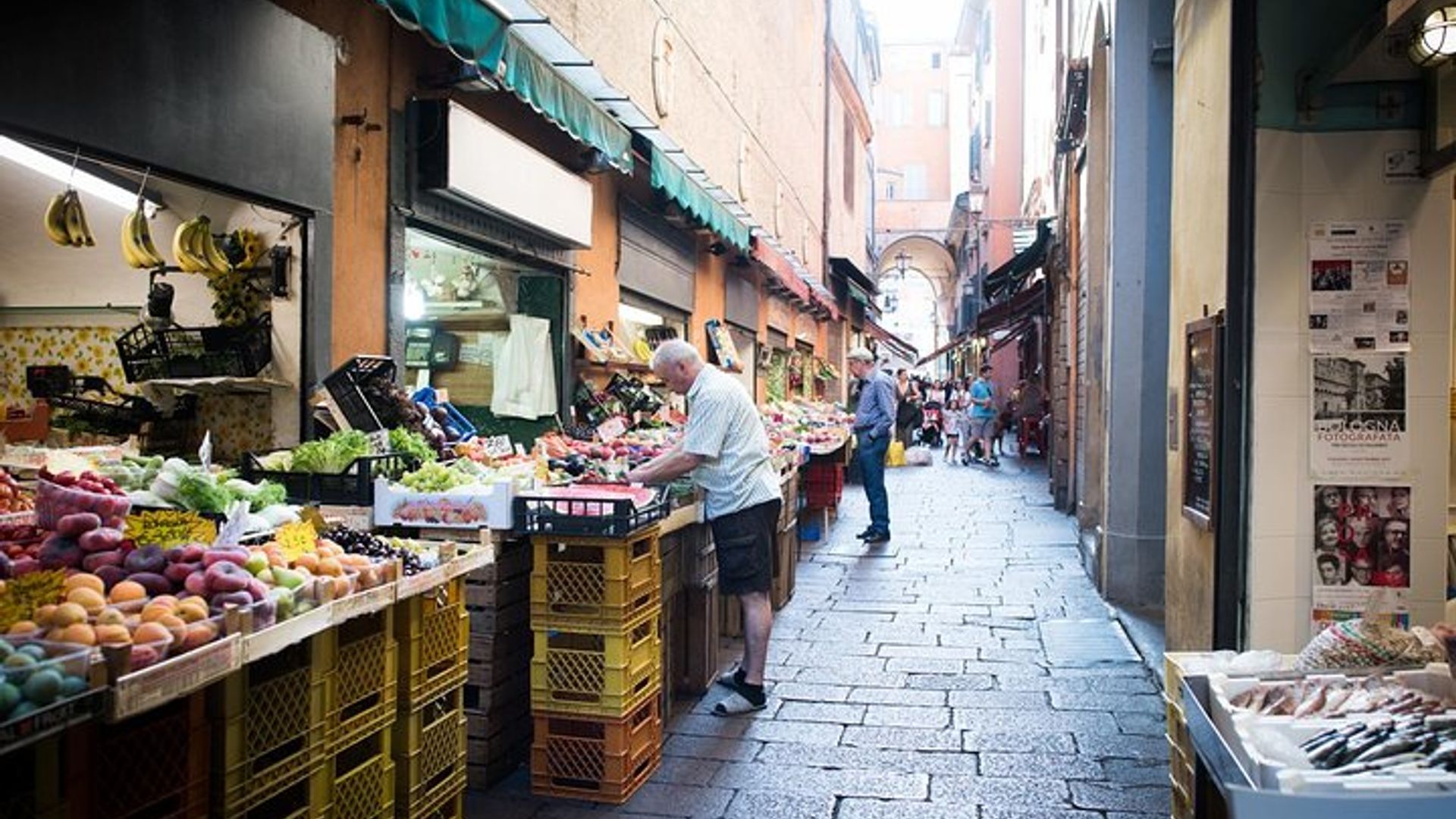 Private market tour, lunch or dinner and cooking demo in Belluno