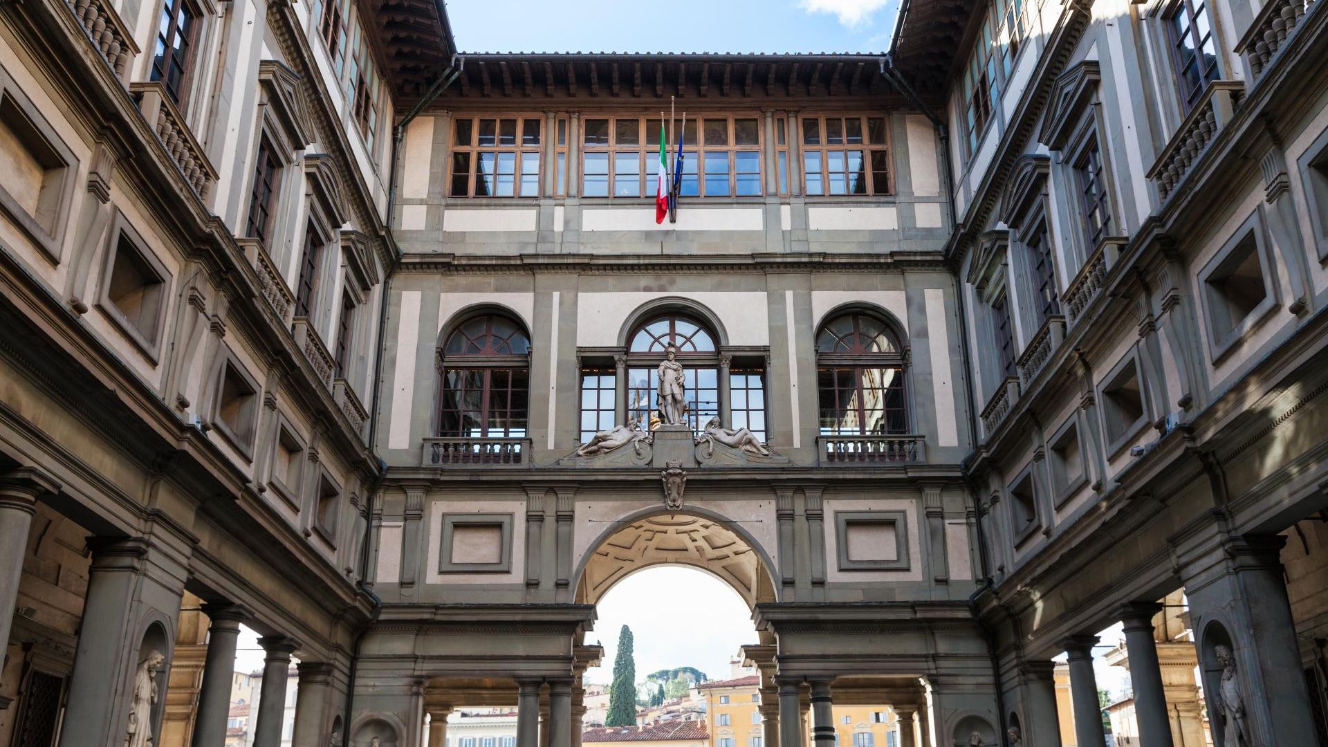 Florence Walking Tour & Uffizi Gallery Ticket with Mobile Guide