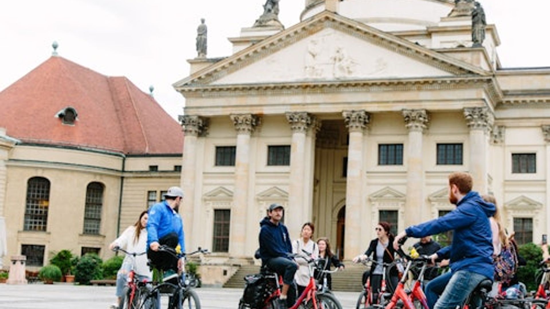 Berlin: City Highlights Guided Bike Tour