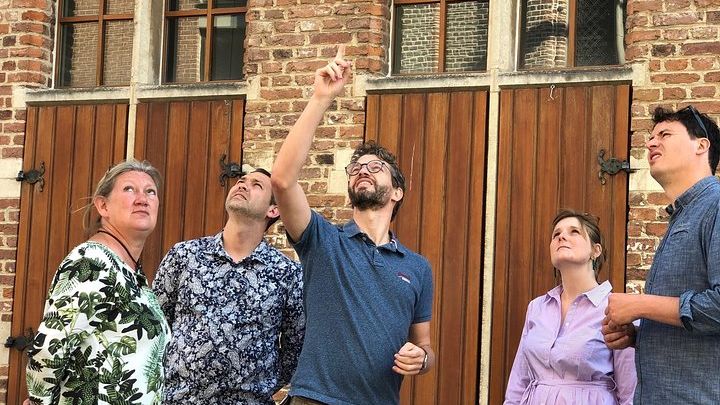 Discover authentic Ghent with historian & taste the best chocolate