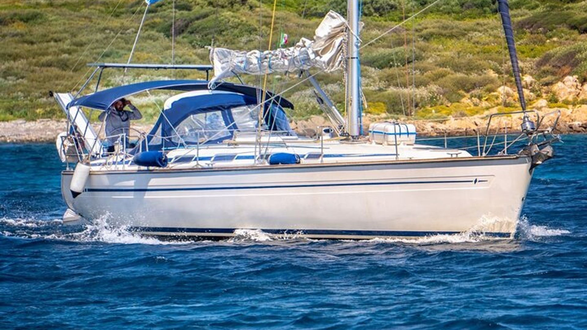 A full-day, small-group La Maddalena sailing tour