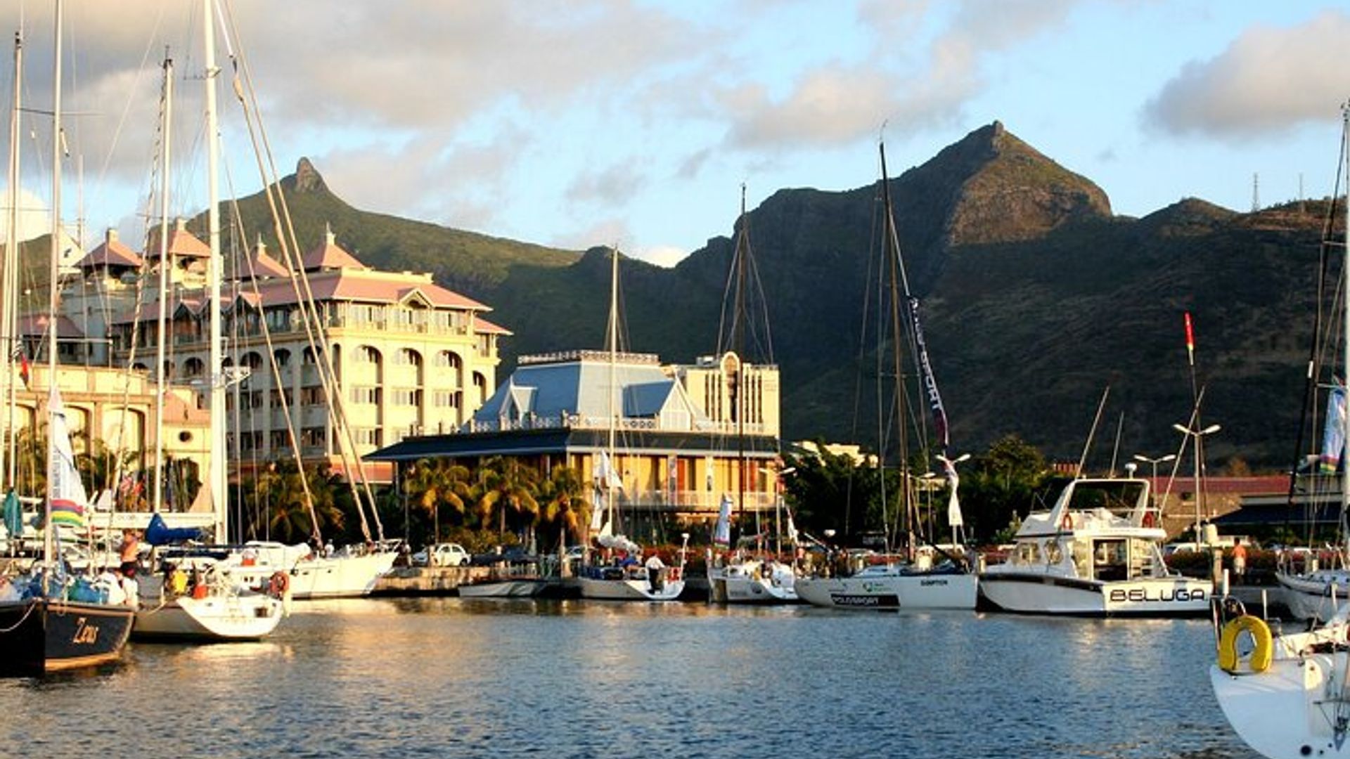 Urugendo rwumunsi wa Pamplemousses hamwe nubusitani bwa Botanika na Port Louis