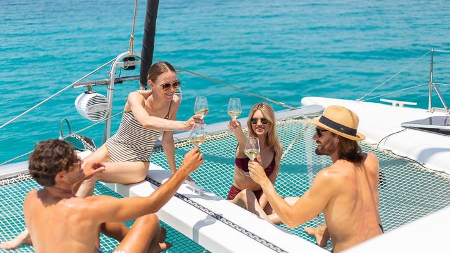 Athens Private Catamaran Cruise With Barbecue and Open Bar