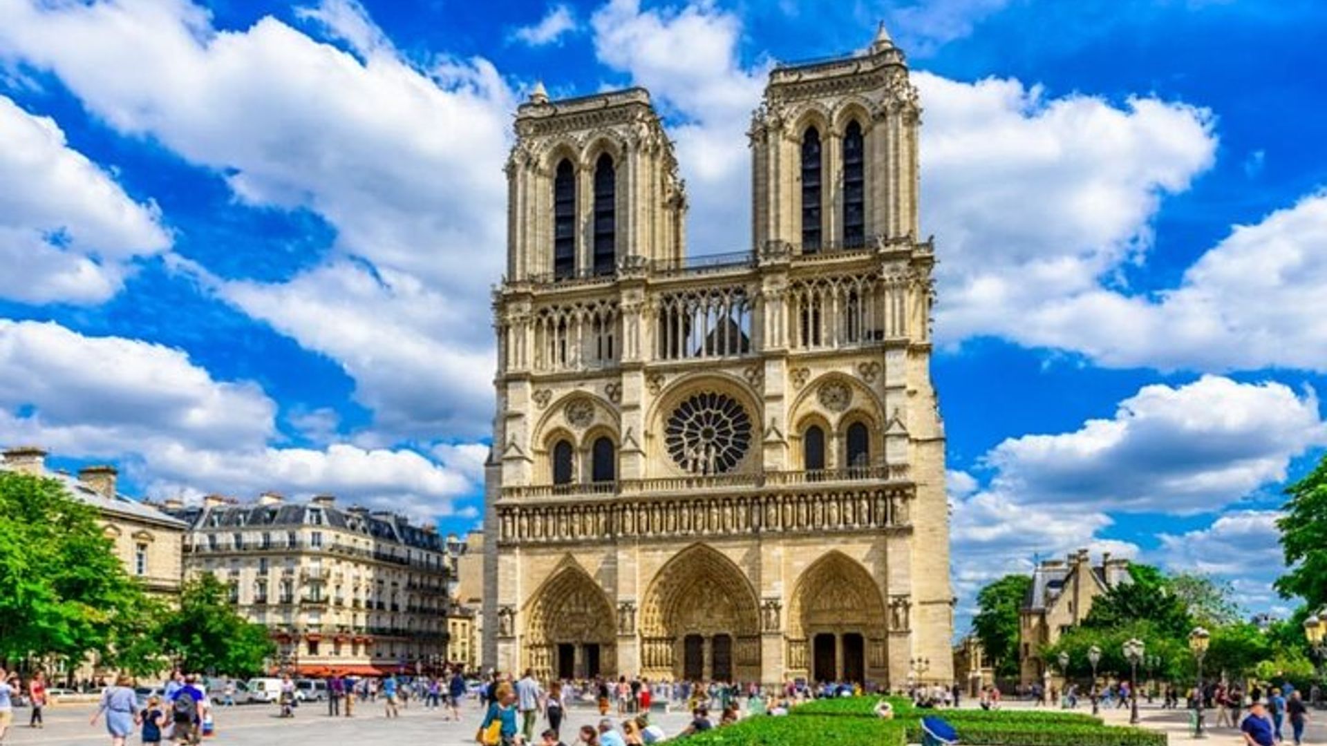 Paris Big City and Louvre (No Ticket) Museum Self-Guided Audio Tours