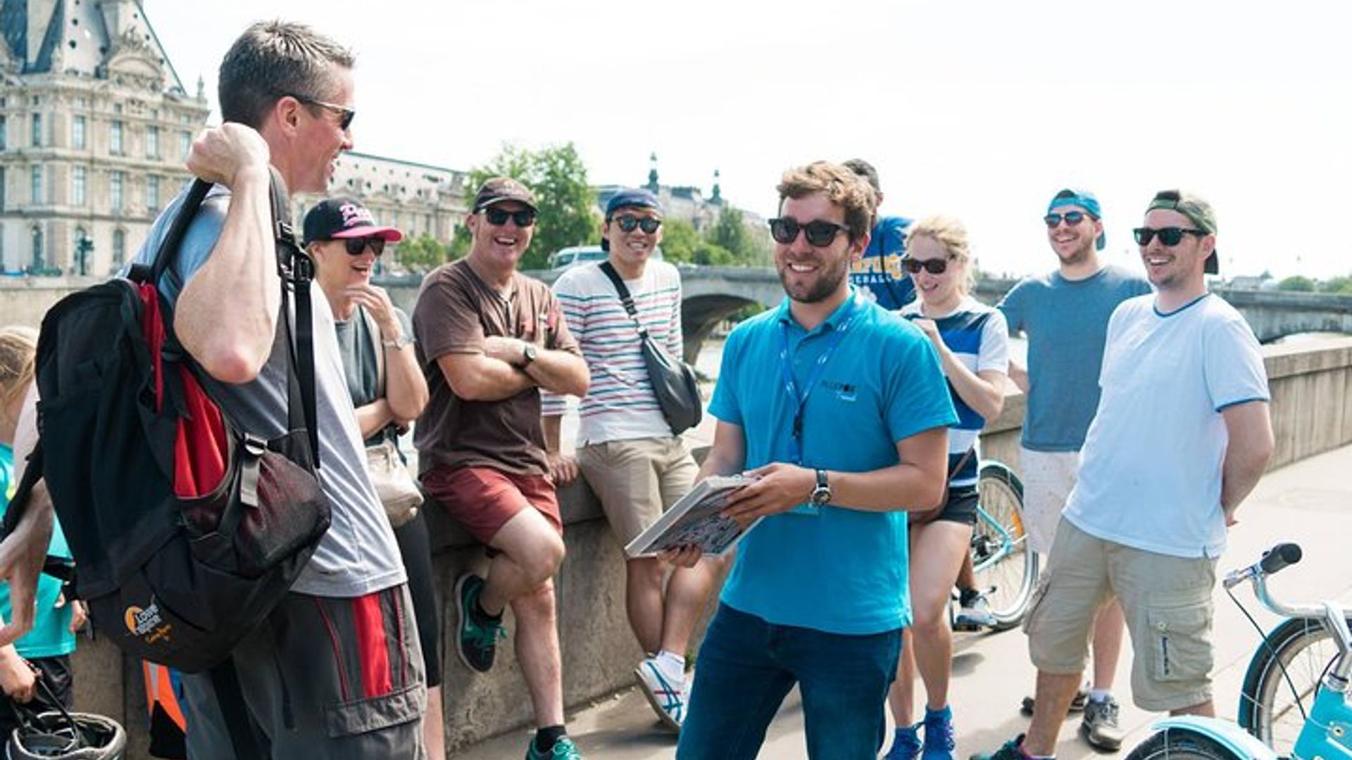 Pariser Fahrradtour in kleiner Gruppe : Eiffelturm, Louvre, Notre-Dame