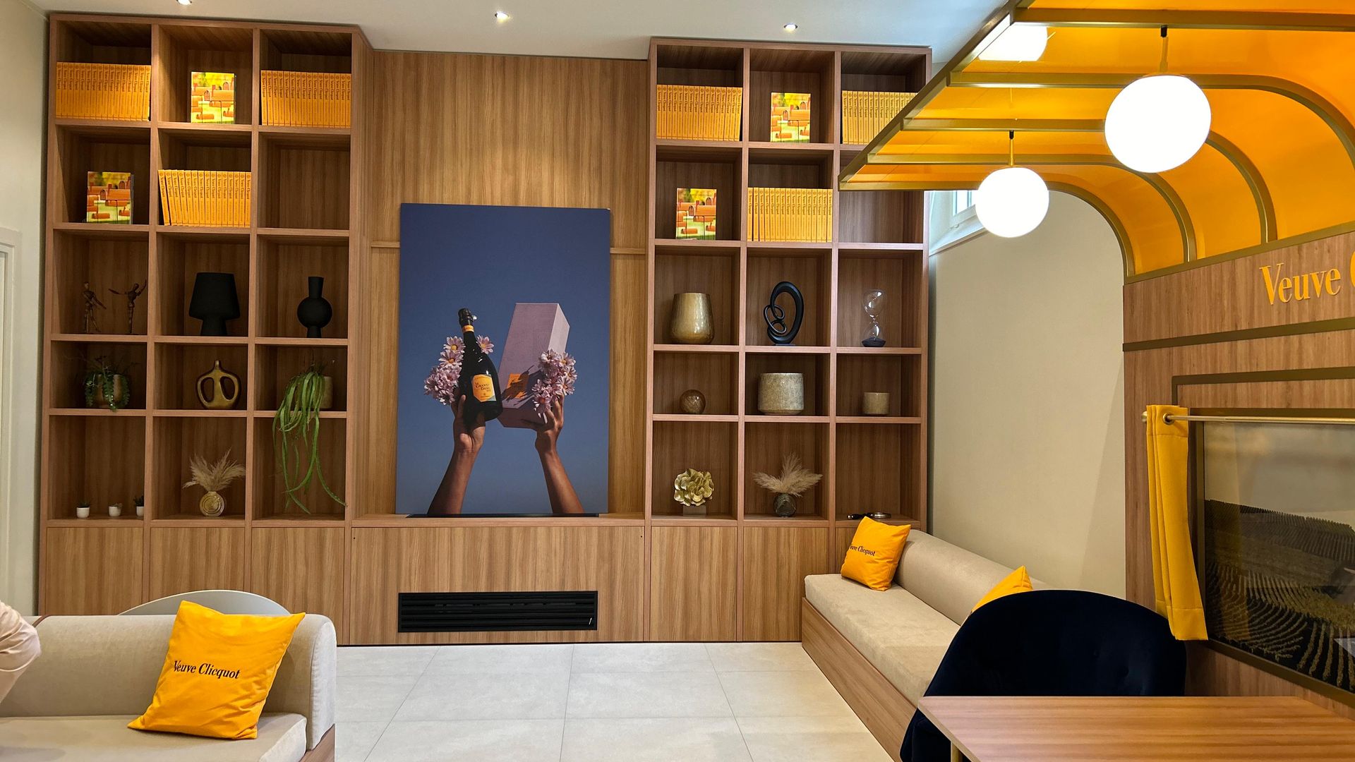 Full day Veuve Clicquot, family growers & traditional lunch from Epernay
