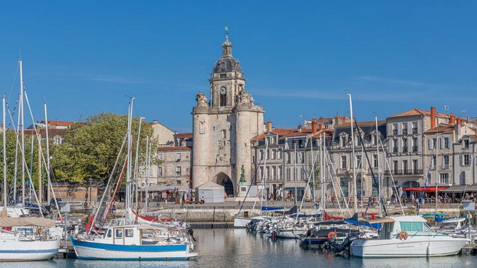 La Rochelle Audio Guided Walking Tour 2h30 and 26 reviews