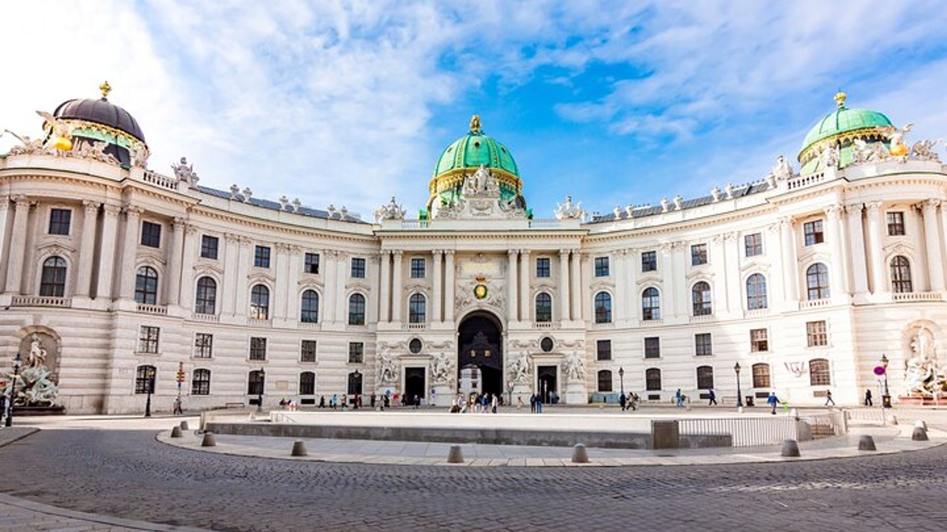 Palácio Hofburg de Viena: Ingresso Sem Fila para o Museu Sisi e Tour pelos Jardins