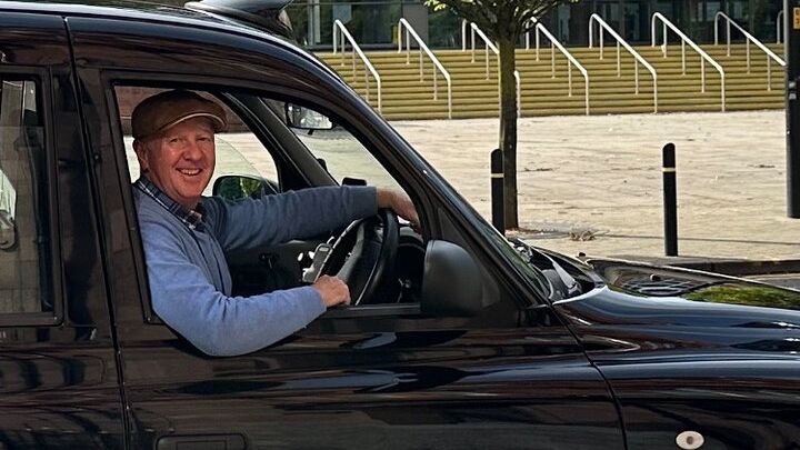 Manchester Private Sightseeing Tour by Classic Black Taxi