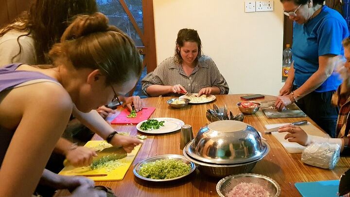 Pokhara: Momos or Dal Bhat Small-Group Cooking Class