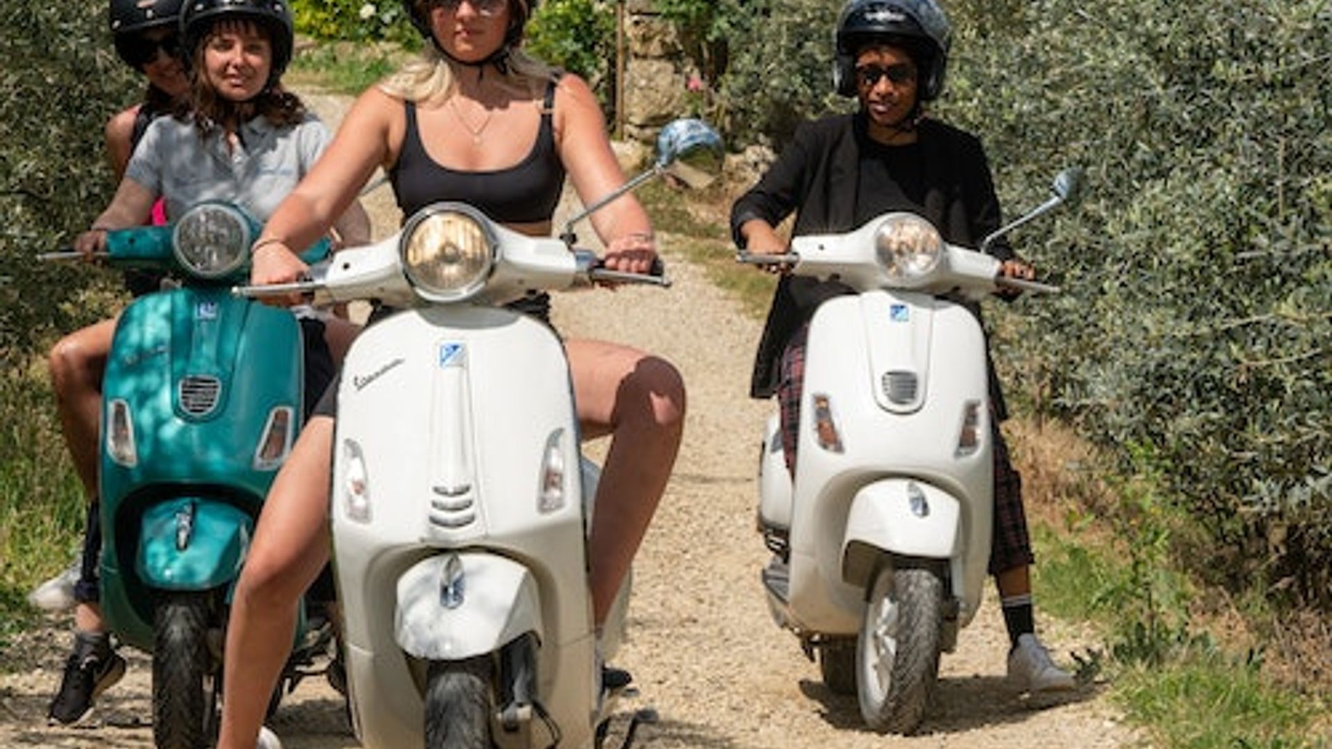 Tuscany: Small Group Tour by Vespa + Lunch