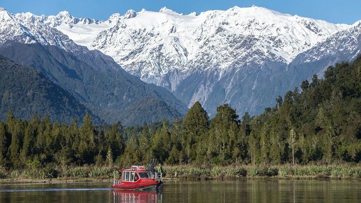 Lake Mapourika Small-Group Scenic Cruise
